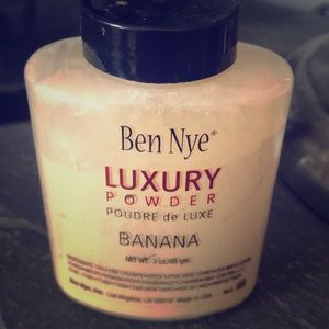 Ben nye luxury powder banana